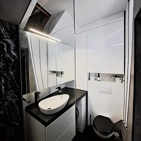 Kawalerka Z Bezplatnym Miejscem Parkingowym Warschau