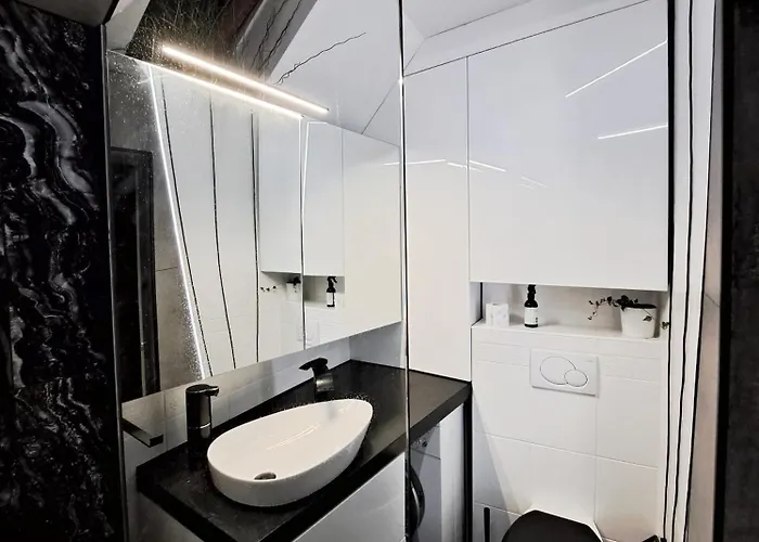 Kawalerka Z Bezplatnym Miejscem Parkingowym Varşova